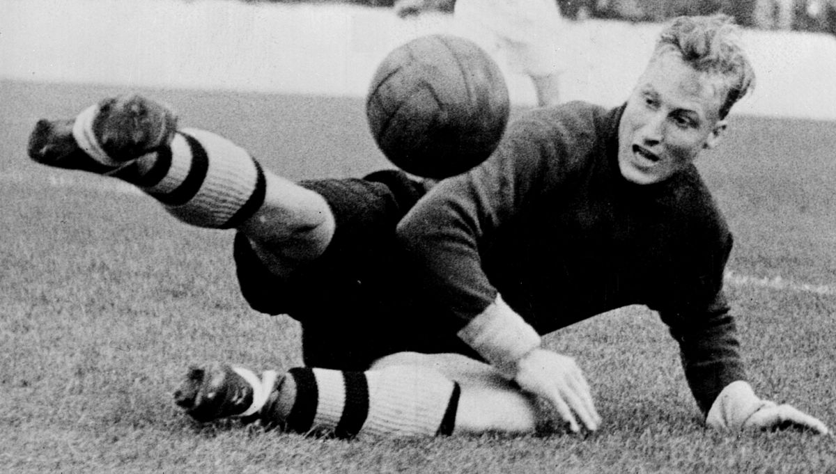 Bert Williams, az angolok kapusa ezt a lövést hárítani tudta