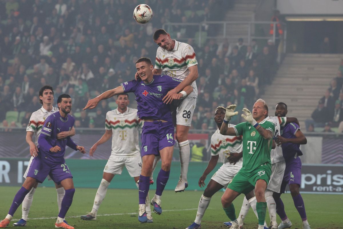 A várt Braga-rohamok a második félidő elején elmaradtak, pontrúgások után pedig a védők tisztáztak