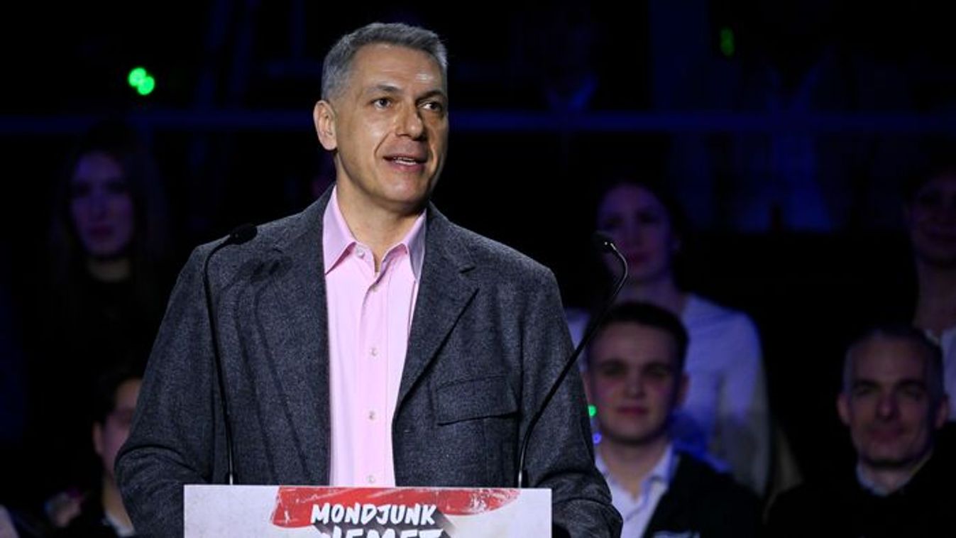 Construction and Transport Minister Janos Lazar at an anti-war rally organized by the Digital Civic Circles in Bekescsaba, on February 21, 2026.
(Photo: MTI / Robert Hegedus)