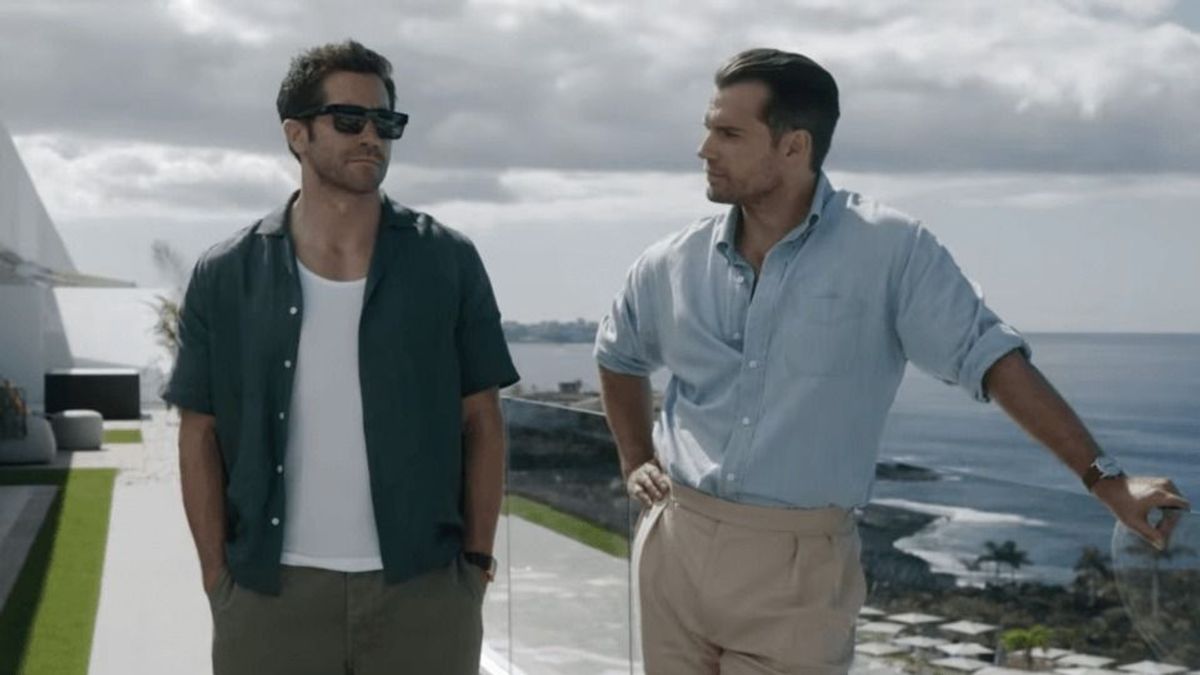 Jake Gyllenhaal és Henry Cavill háborúba indul + videó