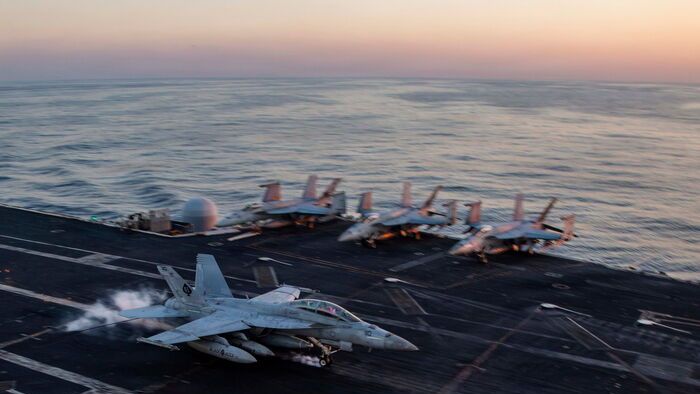 Iráni konfliktus -  Abraham Lincoln amerikai repülőgép-hordozó