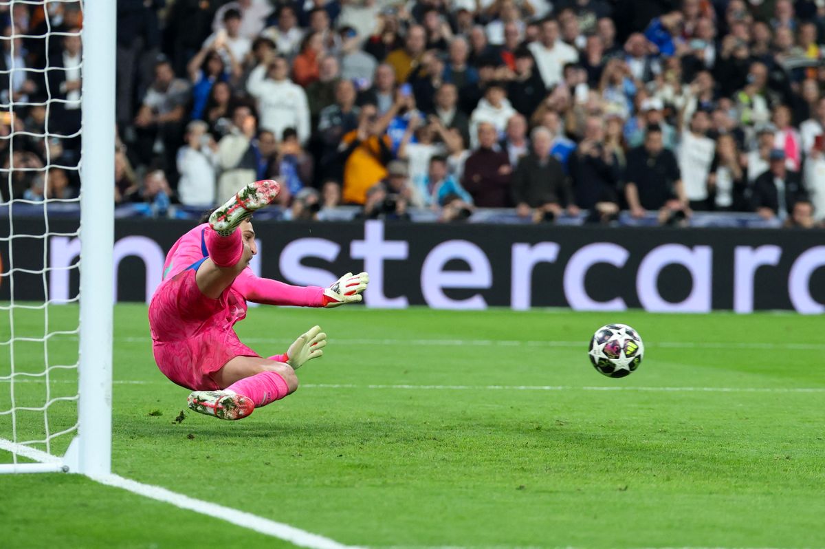 Gianluigi Donnarumma kapuját Federico Valverde háromszor is bevette, Vinícius Júnior büntetőjét viszont kivédte a Manchester City kapusa a Real Madrid elleni BL-meccsen