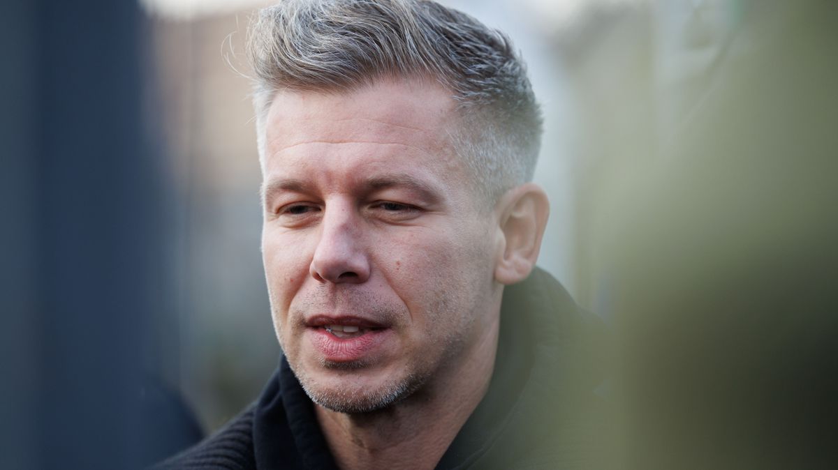 Itt az újabb leleplező fotó: Magyar Péter így bulizott a körúti apartmanba őt beengedő férfival