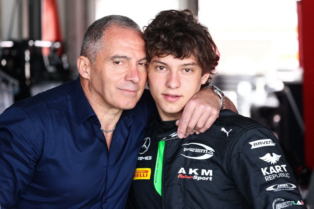 Marco Antonelli (balra) nagyban segítette fia pályafutását