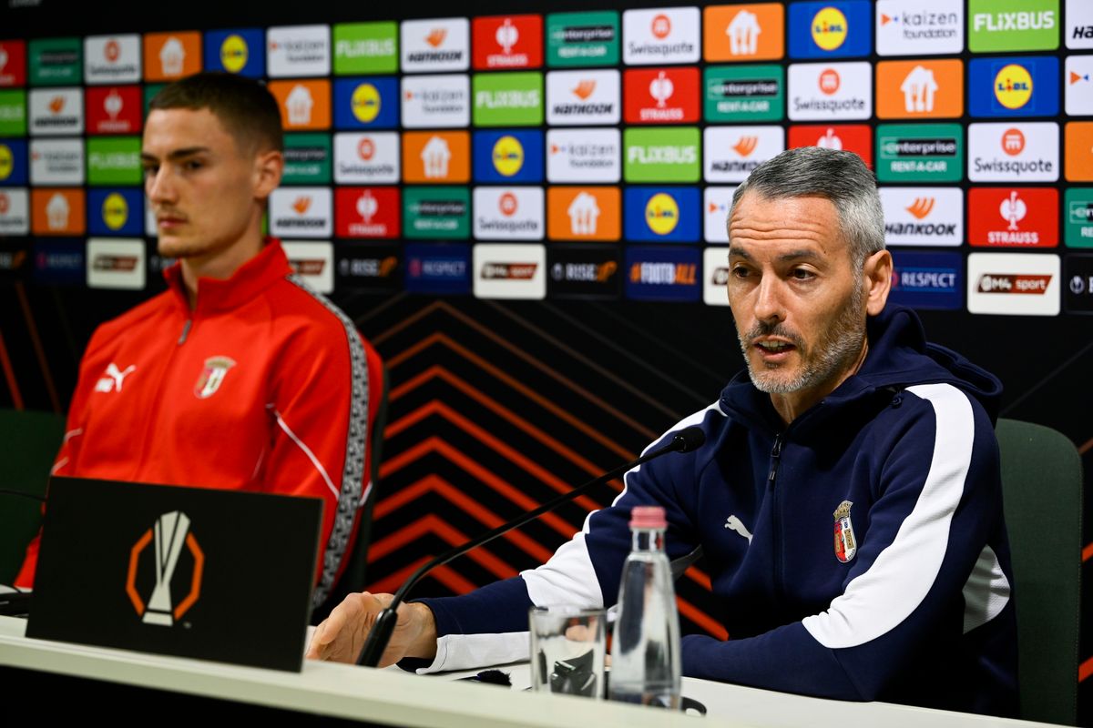 Carlos Vicens vezetőedző (jobbra) és Gustaf Lagerbielke nehéz menetre készül a Ferencváros ellen