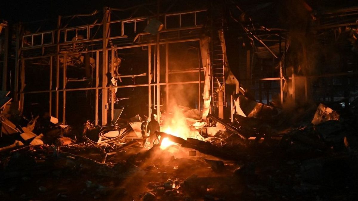 Kulcsfontosságú olajfinomítót találtak el az ukrán drónok