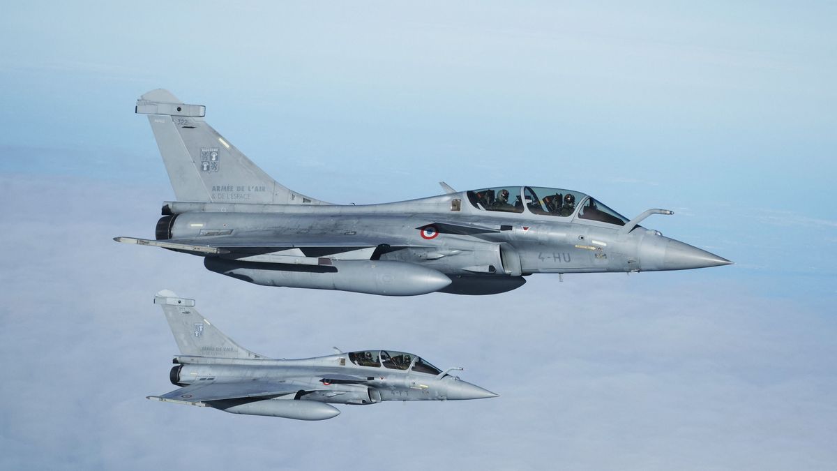 Akiknek minden tenger hazai víz