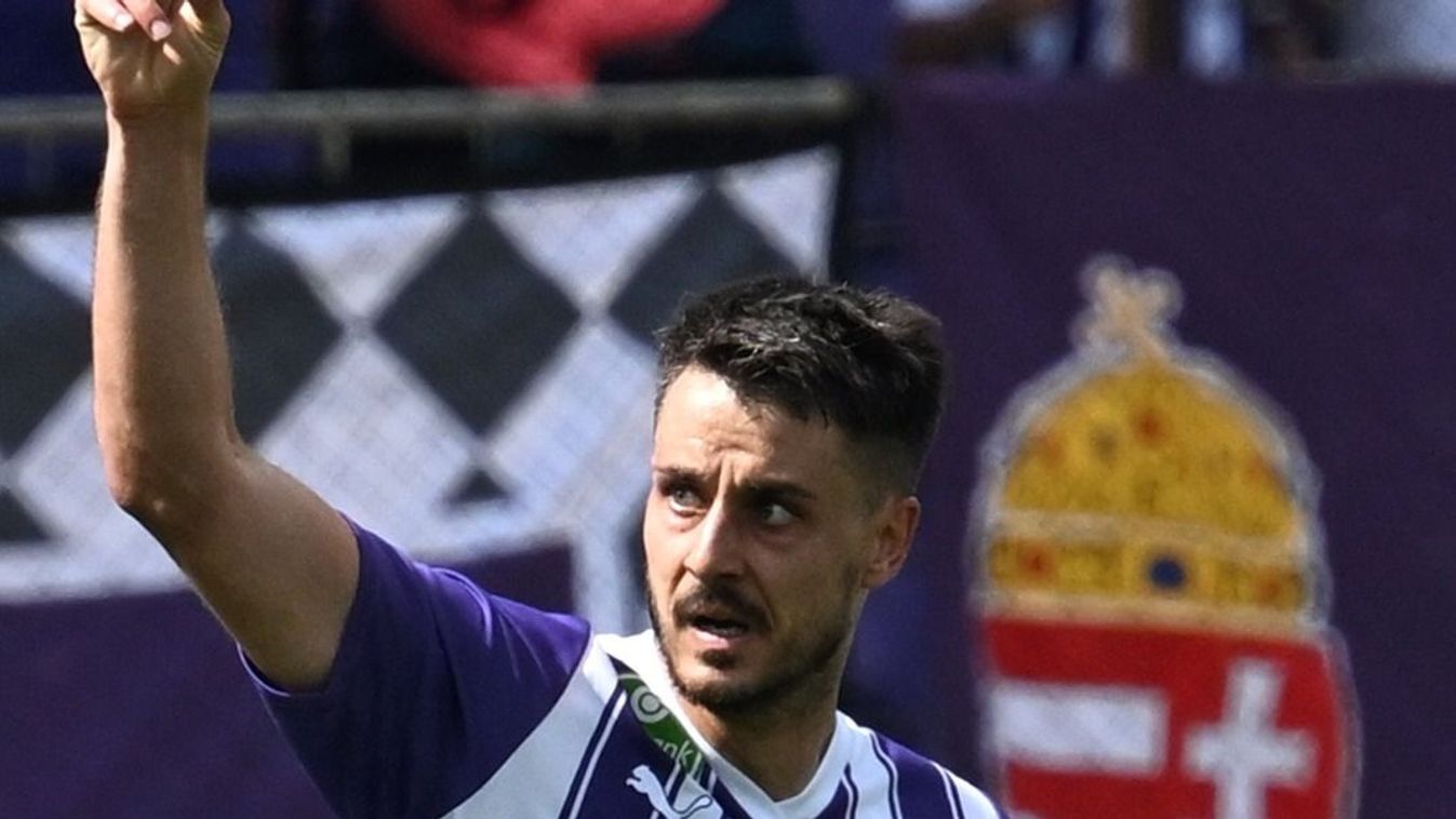 Matija Ljujics
Budapest, 2025. május 3.
A gólszerző Matija Ljujic, az Újpest játékosa a labdarúgó OTP Bank Liga 30. fordulójában játszott Újpest FC - ETO FC Győr mérkőzésen a Szusza Ferenc Stadionban 2025. május 3-án. A Győr 3-2-re győzött.
MTI/Illyés Tib