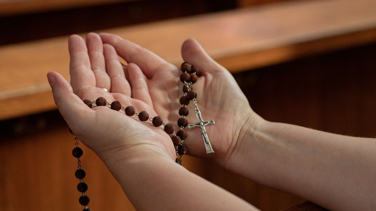 Éppen templomba tartott az idős borsodi nő, villámcsapásként érte a nem túl rafinált fiatalember akciója