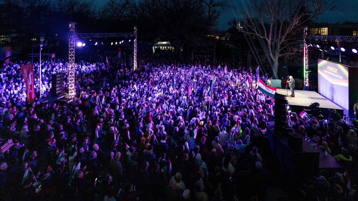 Elképesztő tömeg és taps fogadta a kormányfőt országjárása legújabb állomásán + videó