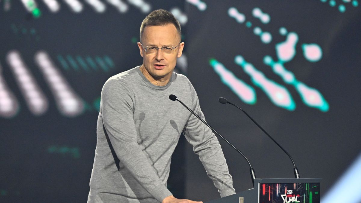 Szijjártó Péter megsemmisítette az RTL riporterét: „Tessék csak puskázni, lediktálták magának, olvassa föl!” + videó