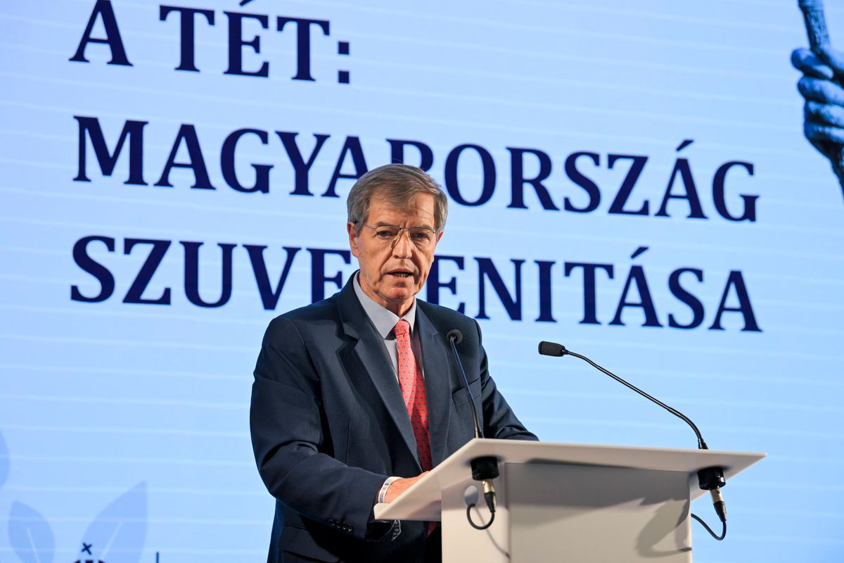 Budapest, 2026. március 16.
Stumpf István alkotmányjogász beszédet mond a Szuverenitásvédelmi Kutatóintézet A tét: Magyarország szuverenitása című konferenciáján Budapesten, a Márai Sándor Művelődési Házban 2026. március 16-án.
MTI/Purger Tamás