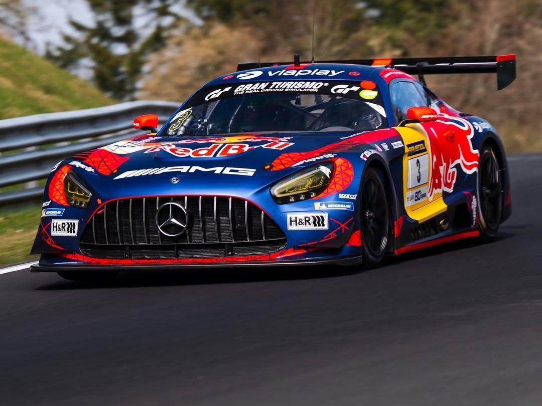 Max Verstappen és társai értek célba elsőként, végül mégsem ők nyerték az NLS szombati versenyét