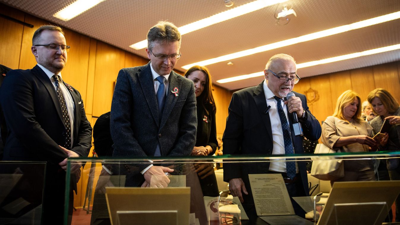 Jobbról-balra: Rózsa Dávid Hankó Balázs és Takaró Mihály