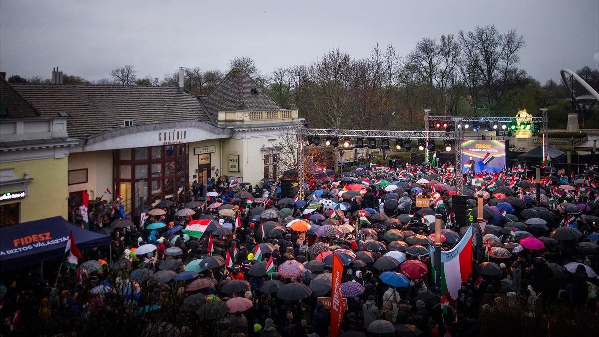 Orbán Viktor megköszönte a szolnokiaknak a mai részvételt