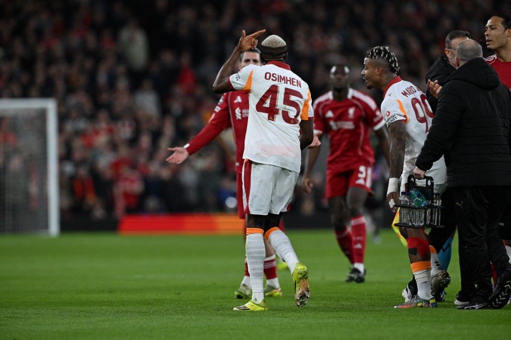 Noa Lang mellett Victor Osimhen is megsérült a Liverpool–Galatasaray BL-nyolcaddöntő közben