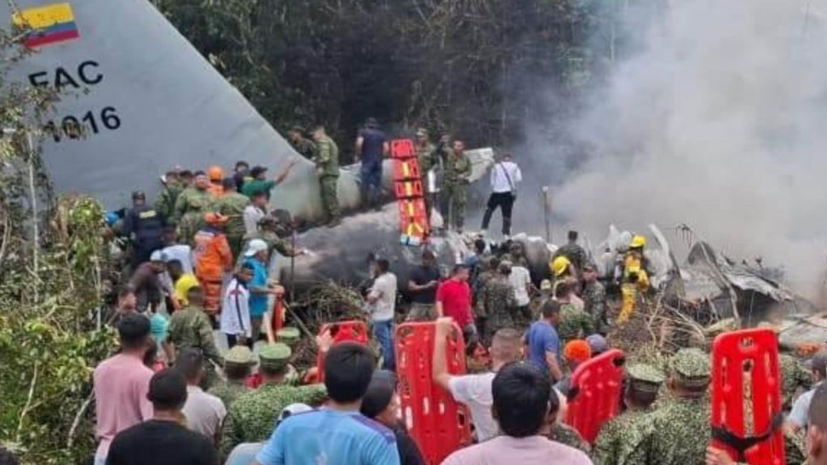 Több mint hatvanan meghaltak, amikor lezuhant egy katonai repülőgép Kolumbiában