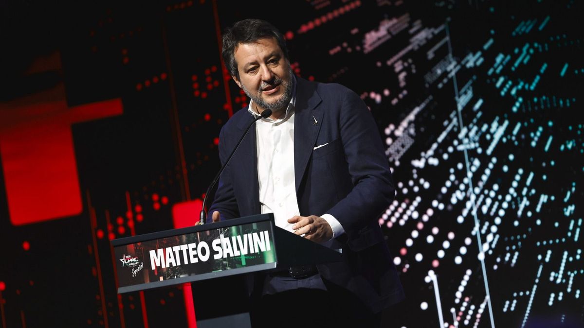 Matteo Salvini is Orbán Viktor mellett áll a háborúellenes koalícióban