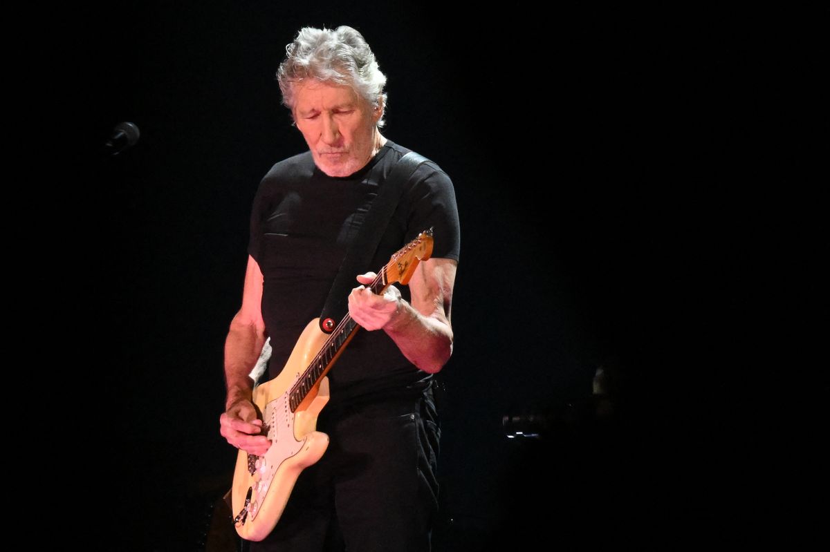 Az ukrán nacionalisták a Pink Floyd társalapítóját is felvették az ellenségek listájára