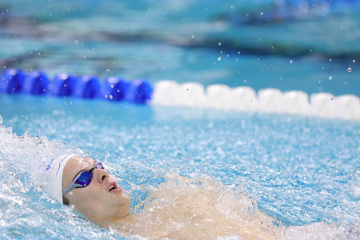Kós Hubert világcsúcsot úszott a 100 yardos hátúszásban az amerikai egyetemi bajnokság, az NCAA döntőjében. Mindezt a 23. születésnapján