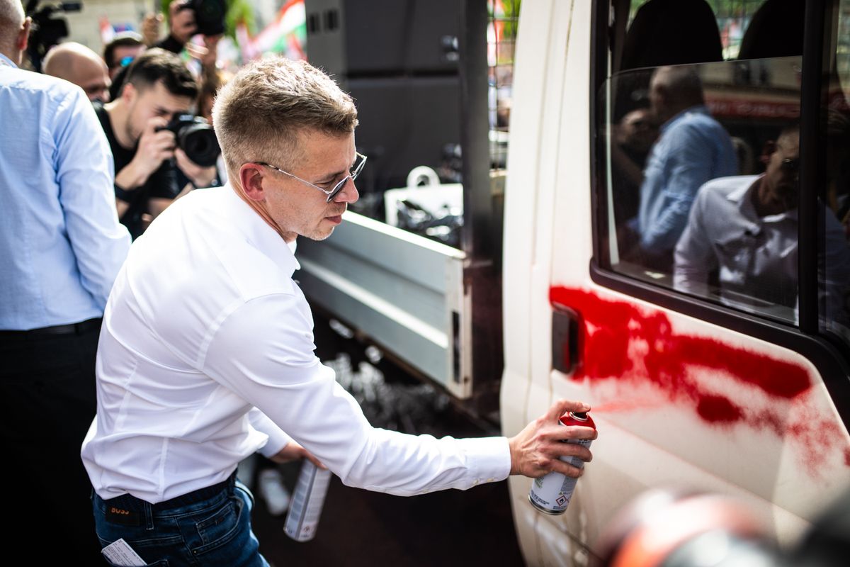 20240406 Budapest
Magyar Péter ügyvéd által meghirdetett Nemzeti menet és demonstráció egy új Magyarországért című rendezvény.
fotó: Ladóczki Balázs (LB)
Origo