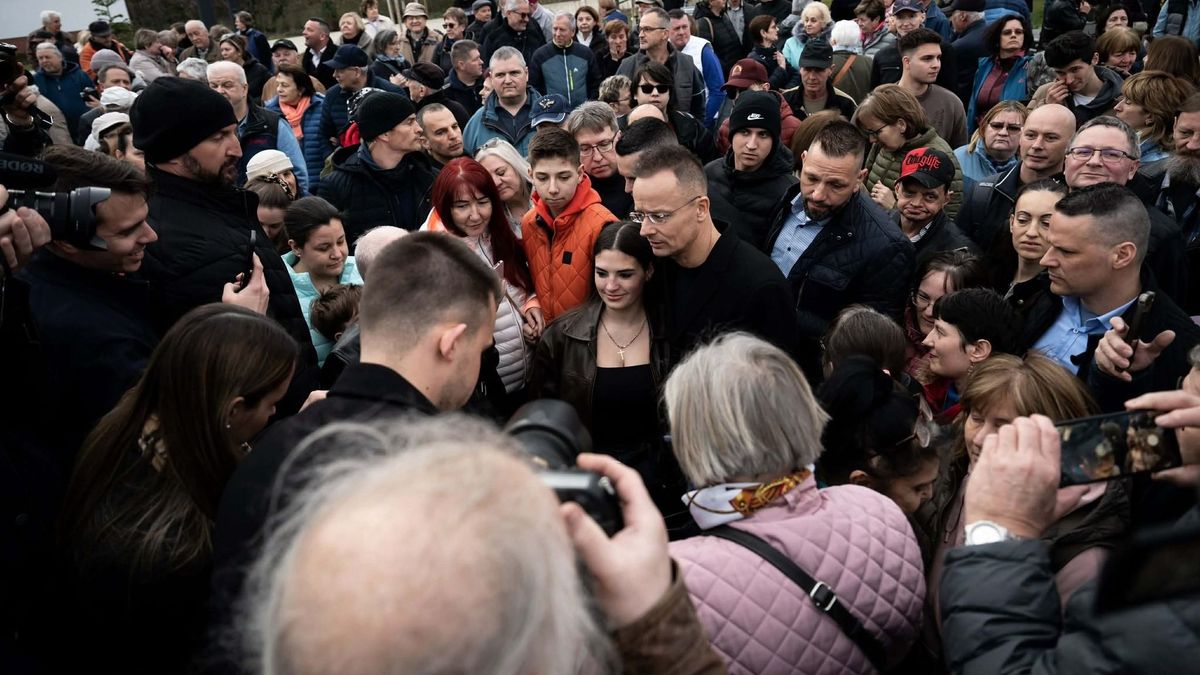 Szijjártó Péter hétfőn Zalaegerszegen, Sárváron és Keszthelyen tart fórumot