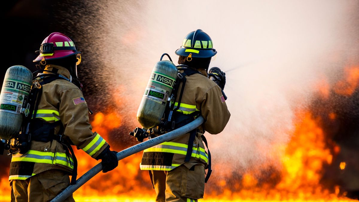 Vasárnap hajnalra végeztek a tűzoltók a kigyulladt soroksári szeméttelepen