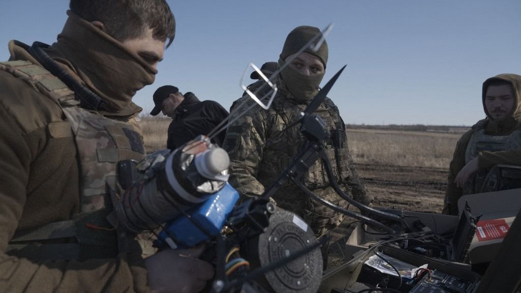 Összehangolt ukrán dróntámadás indítottak Oroszország ellen