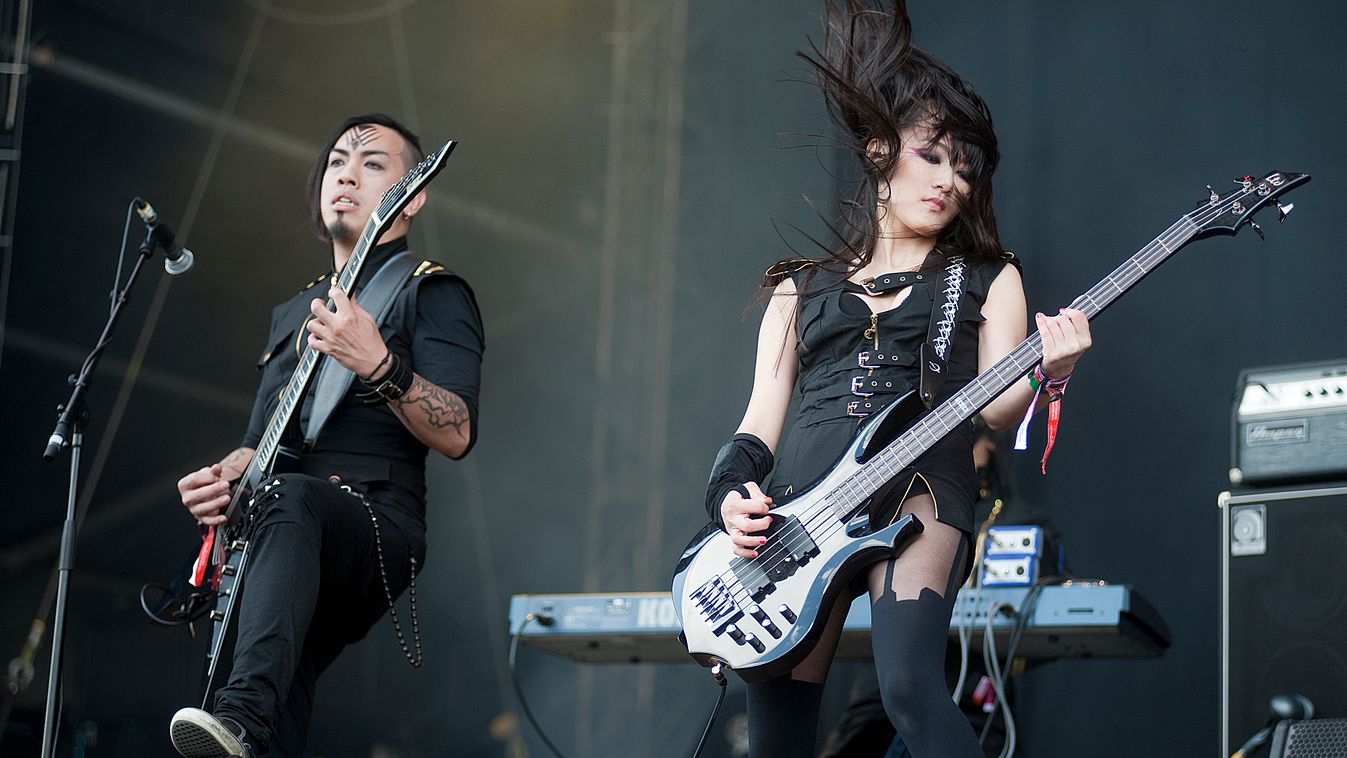 Lugas
LEICESTER, UNITED KINGDOM - JUNE 11: Jesse Liu (L) and Doris Yeh from Chthonic, live onstage at Download Festival 2011, Donington Park, Leicester, June 11, 2011. (Photo by Kevin Nixon/Classic Rock Magazine/Future via Getty Images/Future via Getty Im