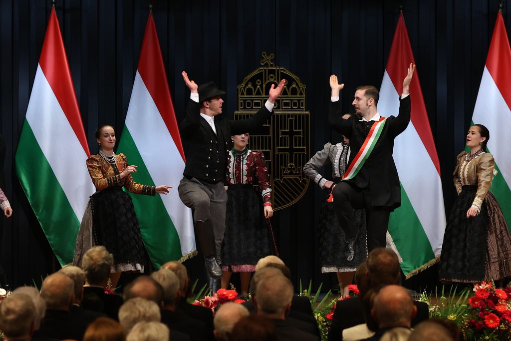 Állami kitüntetéseket adott át Semjén Zsolt a Karmelita kolostorban 