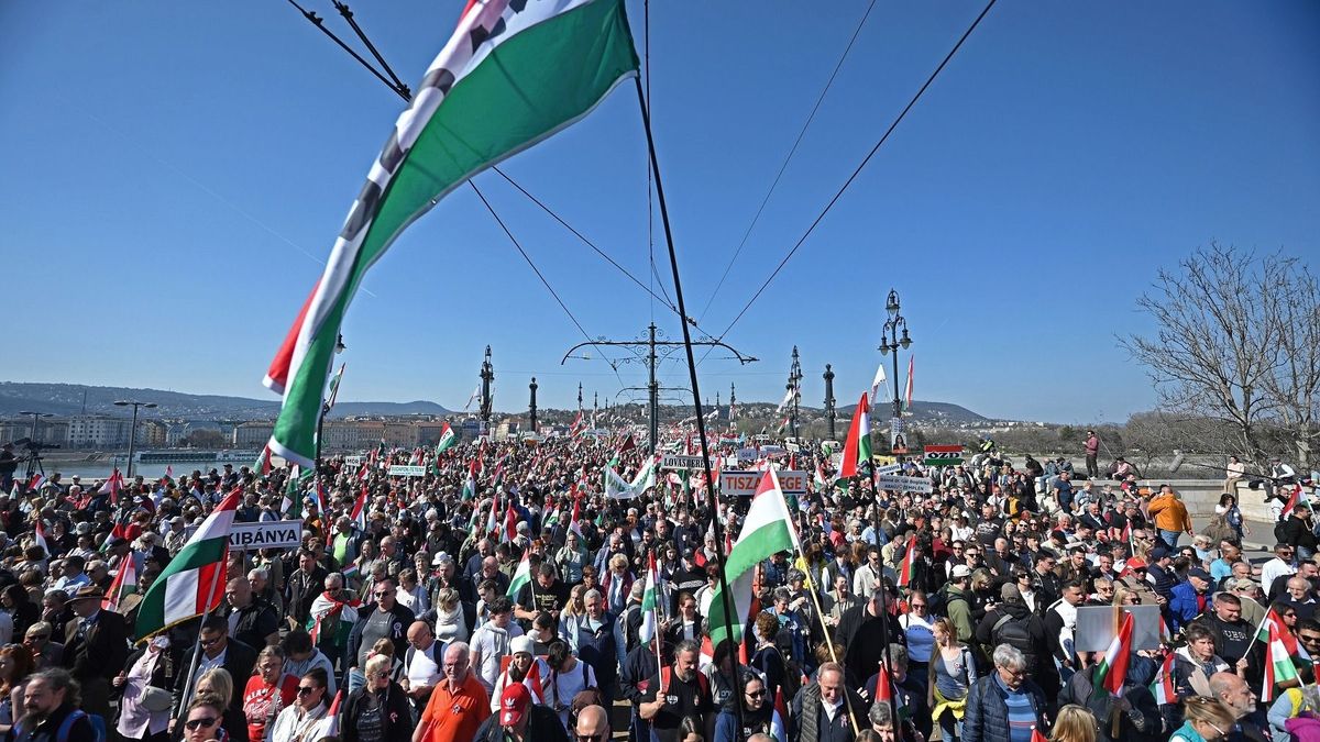 Eldöntendő kérdés várta a Nyugatinál a Békemenet felvonulóit