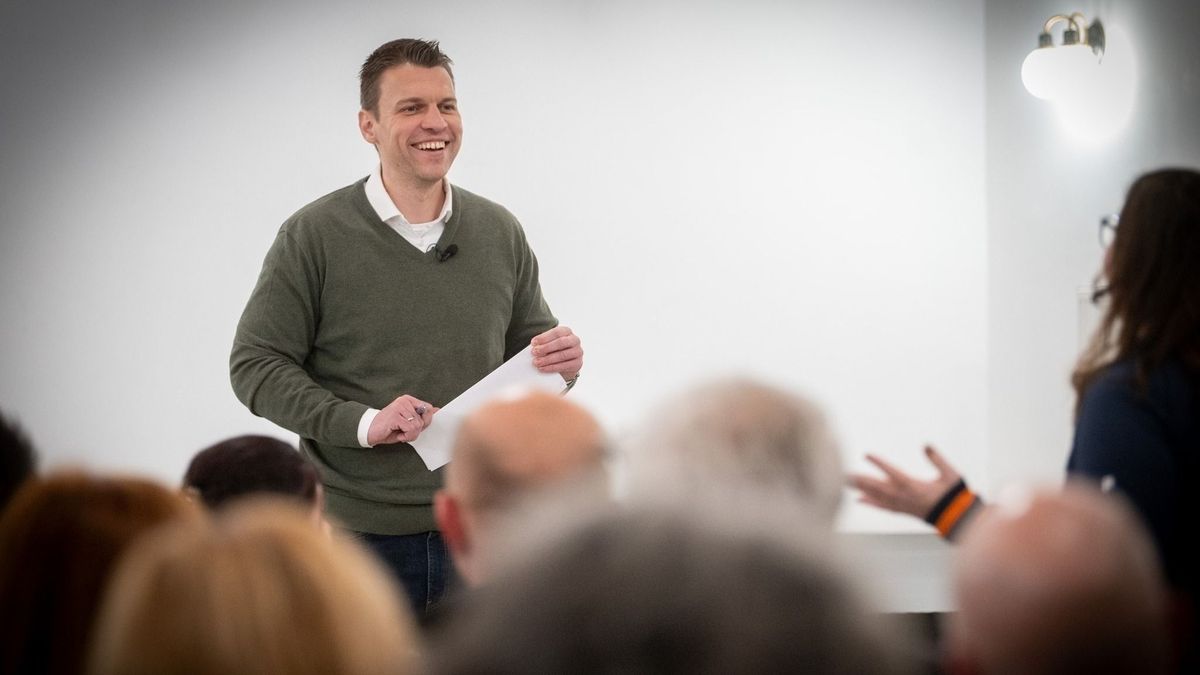 Menczer Tamás

Facebook