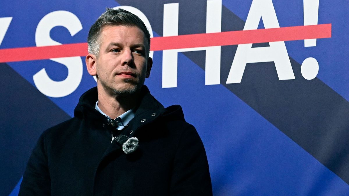 Menczer Tamás: „Petinek szeretettel!”