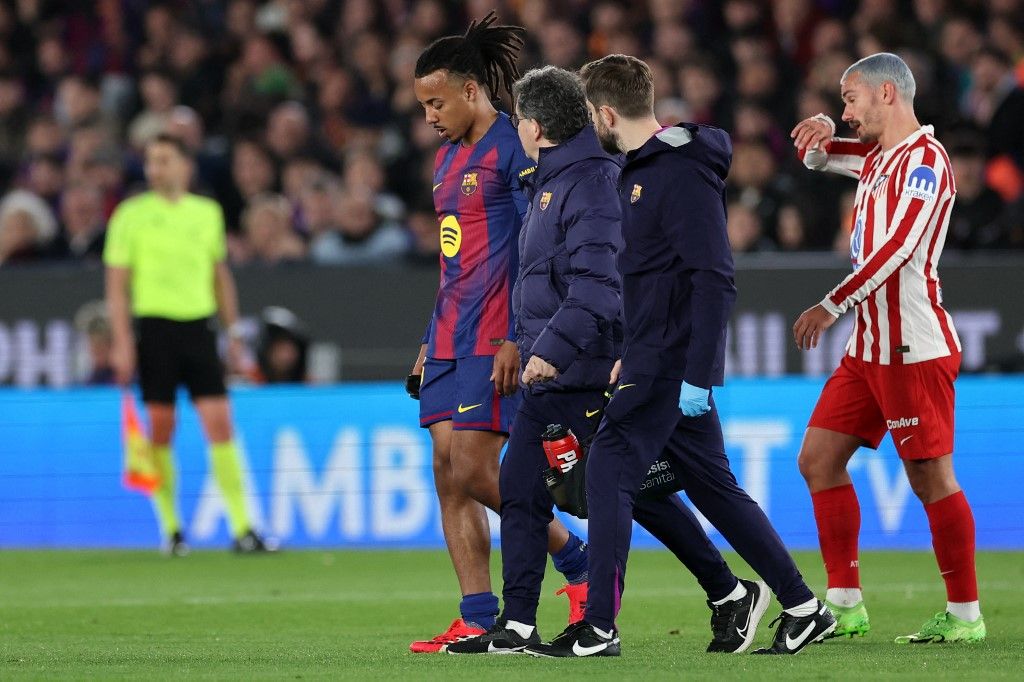 Cserére kényszerült a meccs elején a Barcelona. Fotó: JOSEP LAGO / AFP