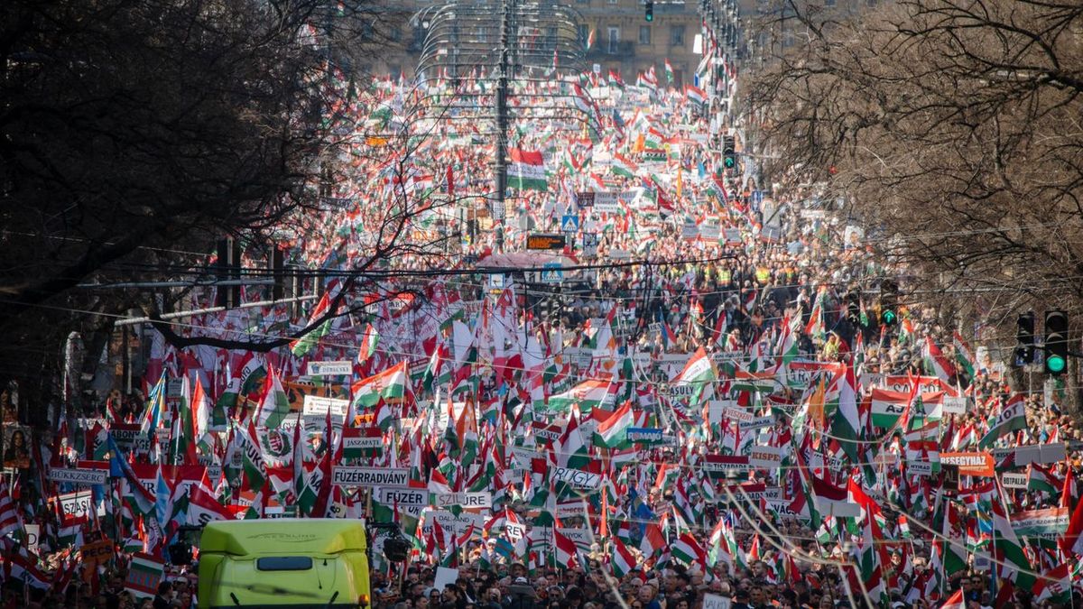 engetegen érkeznek a Békemenetre (Fotó: Ladóczki Balázs)