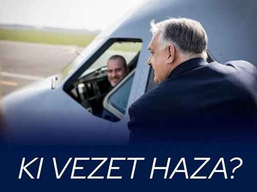 Orbán Viktor már úton van haza