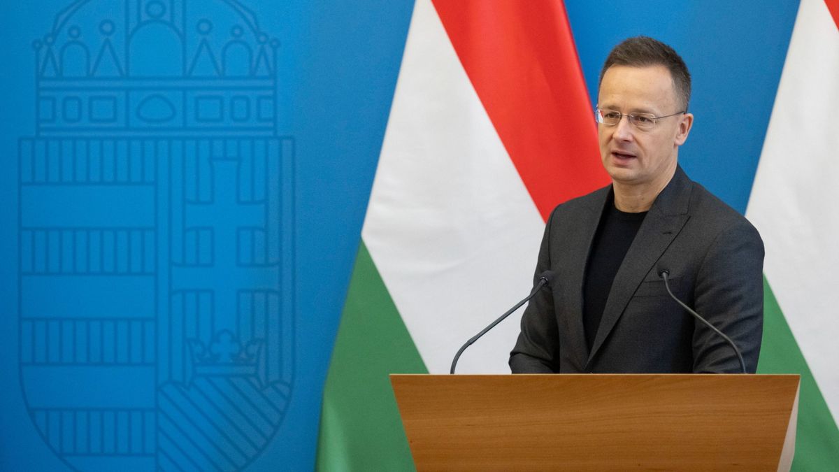 Szijjártó Péter: Az amerikai alelnök is megerősítette, hogy elképesztő külső beavatkozás zajlik a magyar választásba