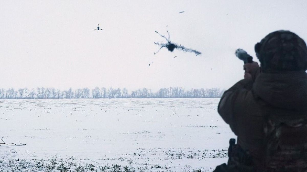 Ukrán dróntámadás ért egy orosz olajlétesítményt, halálos áldozat is van