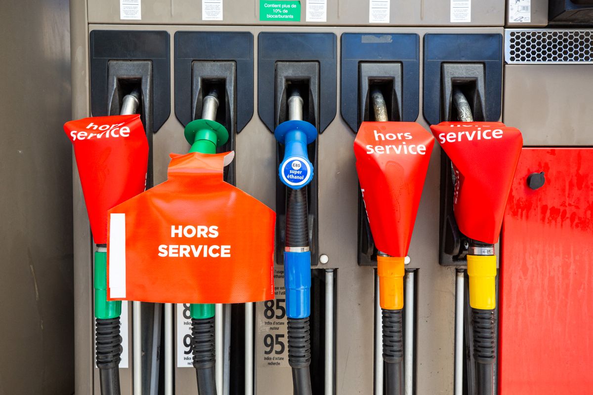 Franciaországban már kitört a káosz, az üzemanyag ellátás akadozik