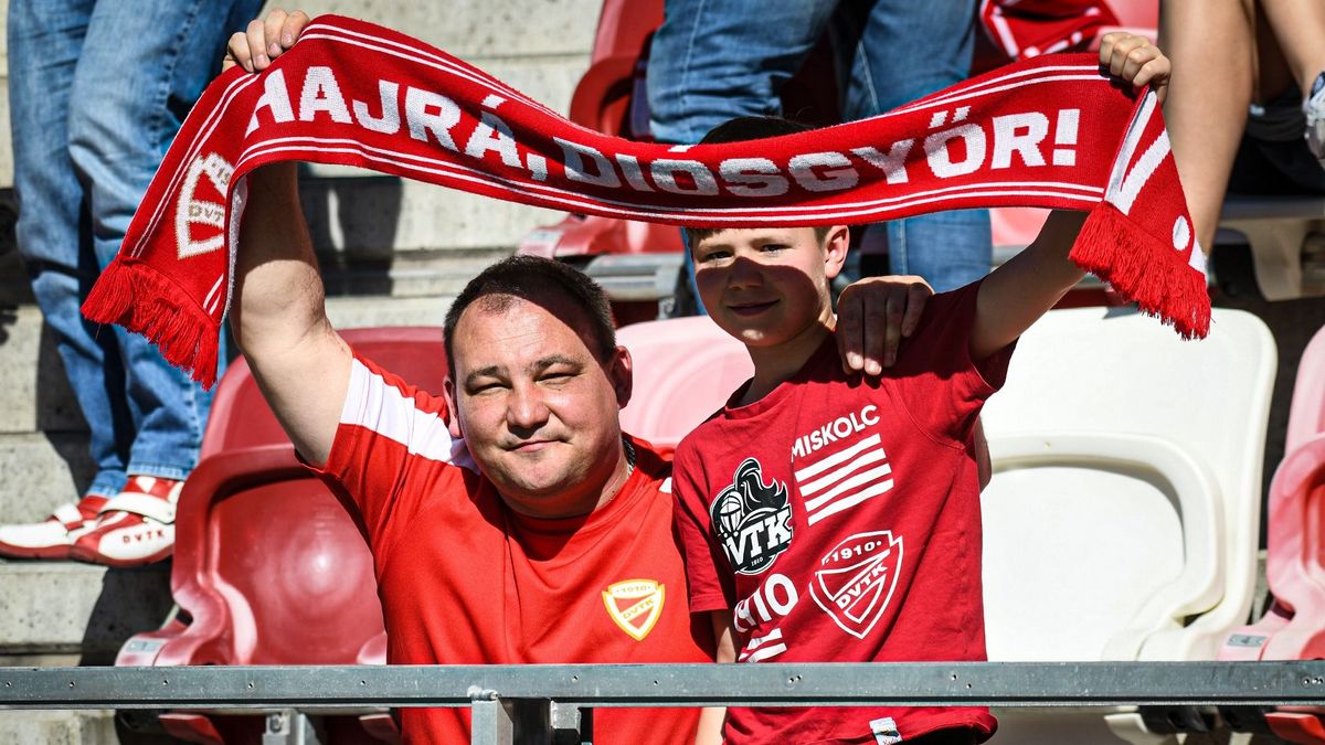 A Diósgyőr szurkolói között a legifjabbak is lelkesen szorítanak a csapatért