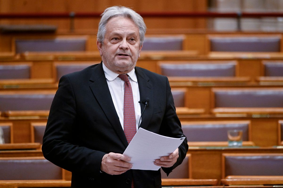 Budapest, 2025. május 22.
Vargha Tamás, a Honvédelmi Minisztérium parlamenti államtitkára felszólal a Magyarország 2026. évi központi költségvetéséről szóló törvényjavaslat vitájában az Országgyűlés plenáris ülésén 2025. május 22-én.
MTI/Koszticsák Szilárd