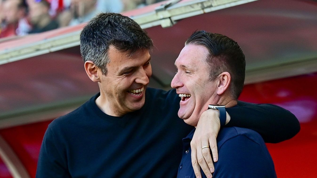 Robbie Keane
Debrecen, 2026. április 5.
Sergio Navarro, a Debrecen (b) és Robbie Keane, a Ferencváros vezetőedzője a labdarúgó Fizz Liga 28. fordulójában játszott Debreceni VSC - Ferencvárosi TC mérkőzésen a debreceni Nagyerdei Stadionban 2026. április 5-
