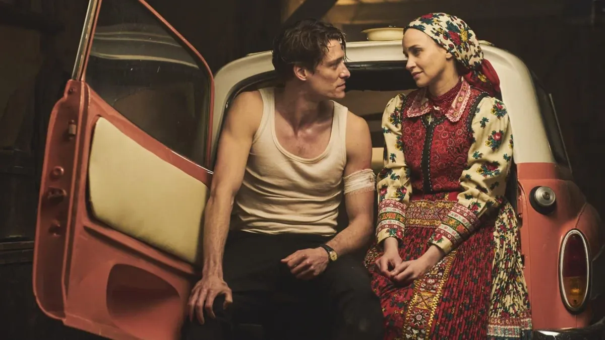 Kovács Tamás és Törőcsik Franciska a Magyar menyegzőben. Forrás: Szupermodern Stúdió