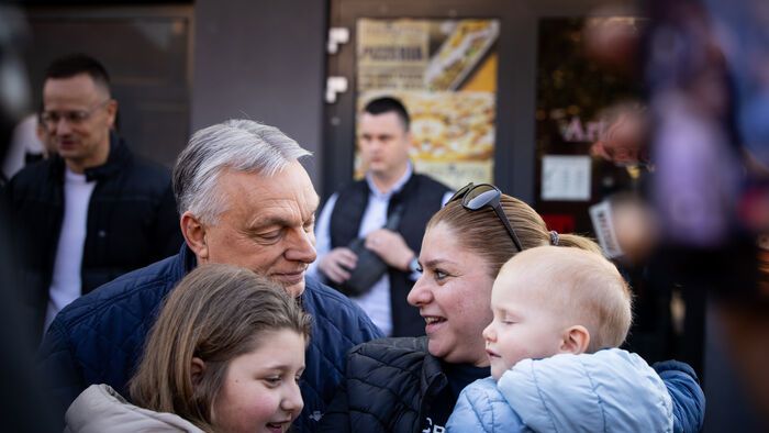 Orbán Viktor országjárás 
kampány