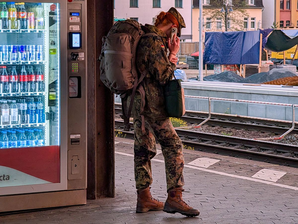 Menczer Tamás szerint Németország háborúra készül a Tisza testvérpártjának a vezetésével