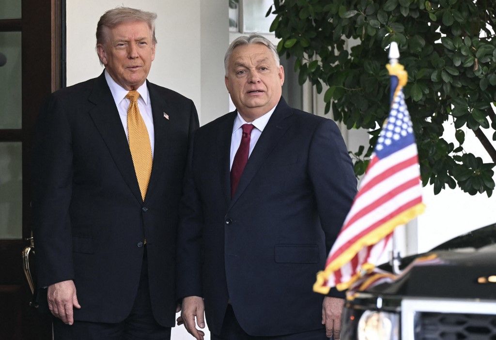 (L/R) US President Donald Trump greets Hungarian Prime Minister Viktor Orban outside the West Wing of the White House in Washington, DC on November 7, 2025. (Photo by SAUL LOEB / AFP)