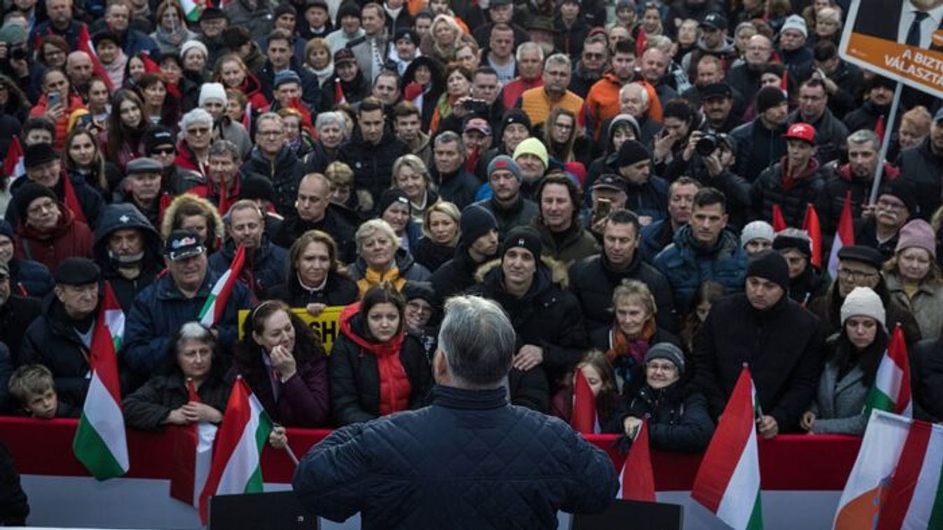 PM Orban delivers his address in Ocsa (Photo: MTI / PM's Communications Office / Akos Kaiser)
