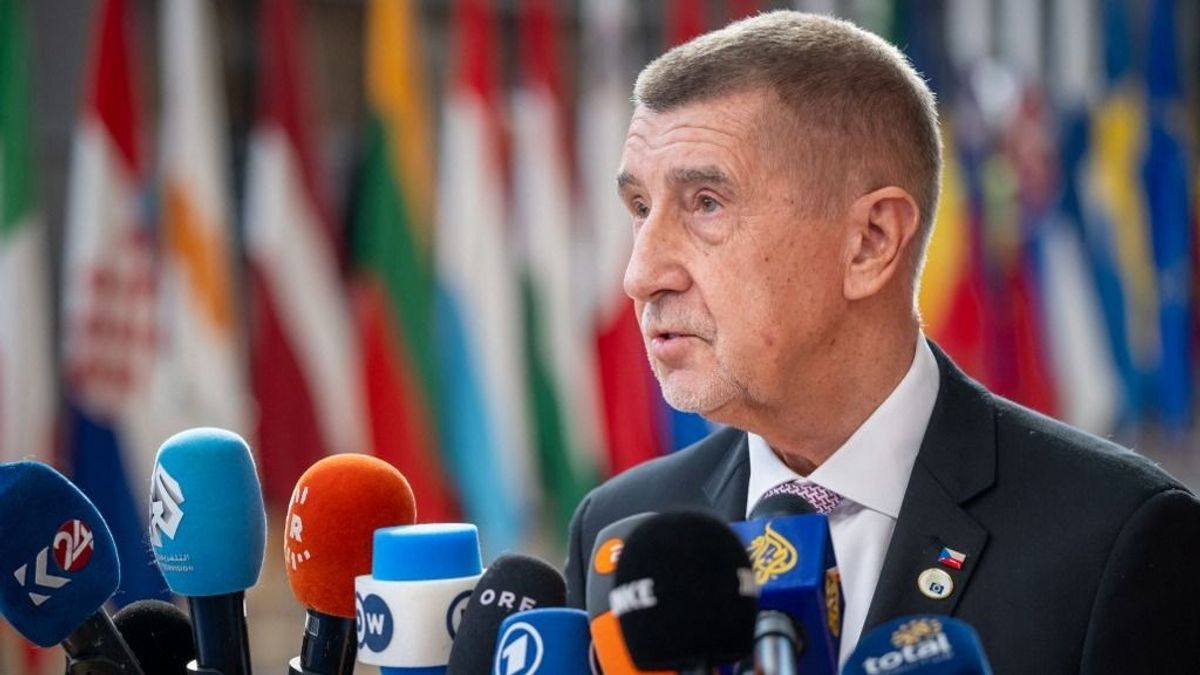  Andrej Babis gratulált Magyar Péternek és figyelmeztetett: Nem szabad csalódást okozni