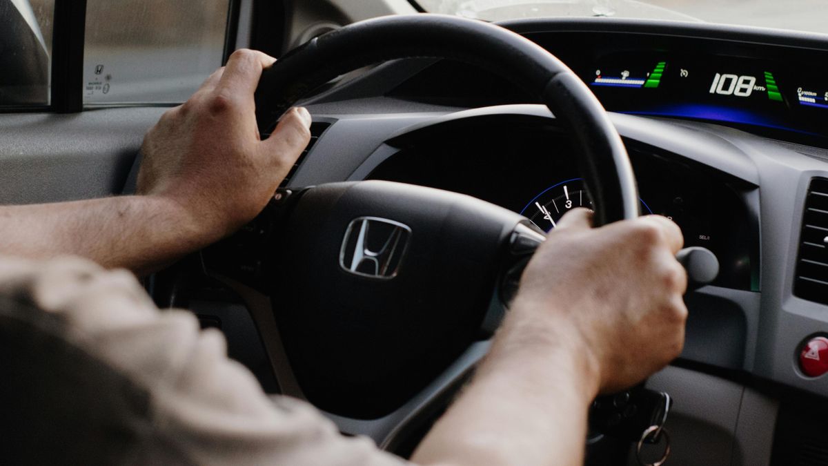 Ez így veszélyes lehet, több százezer autót hív vissza a Honda