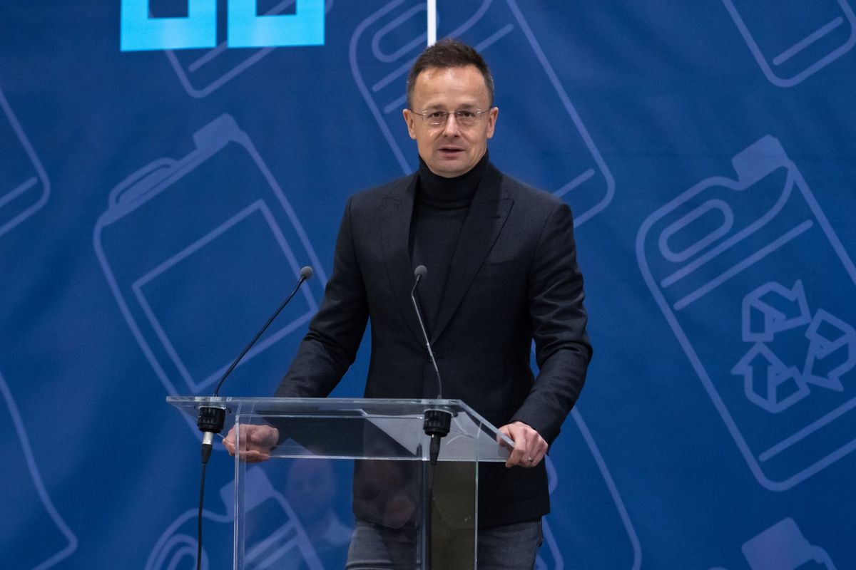 Szijjártó Péter riadót fújt: drasztikus áremelkedés fenyegeti a magyar családokat